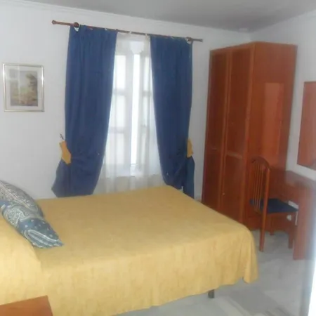 Centro Sol بيت ضيافة كاديز